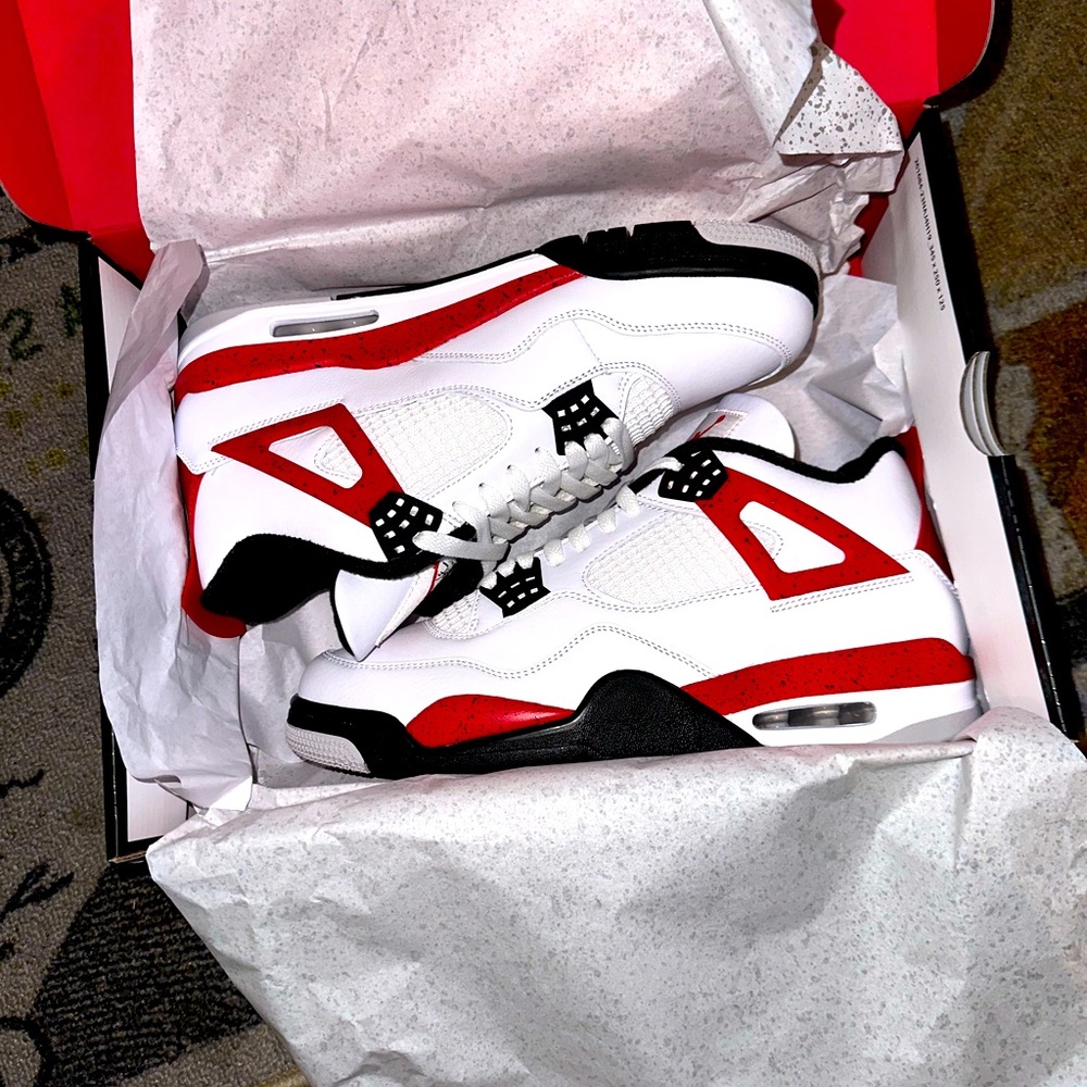 Retro 4 red cement